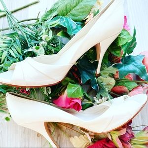 Maripé | Ivory Peep Toe Pumps
